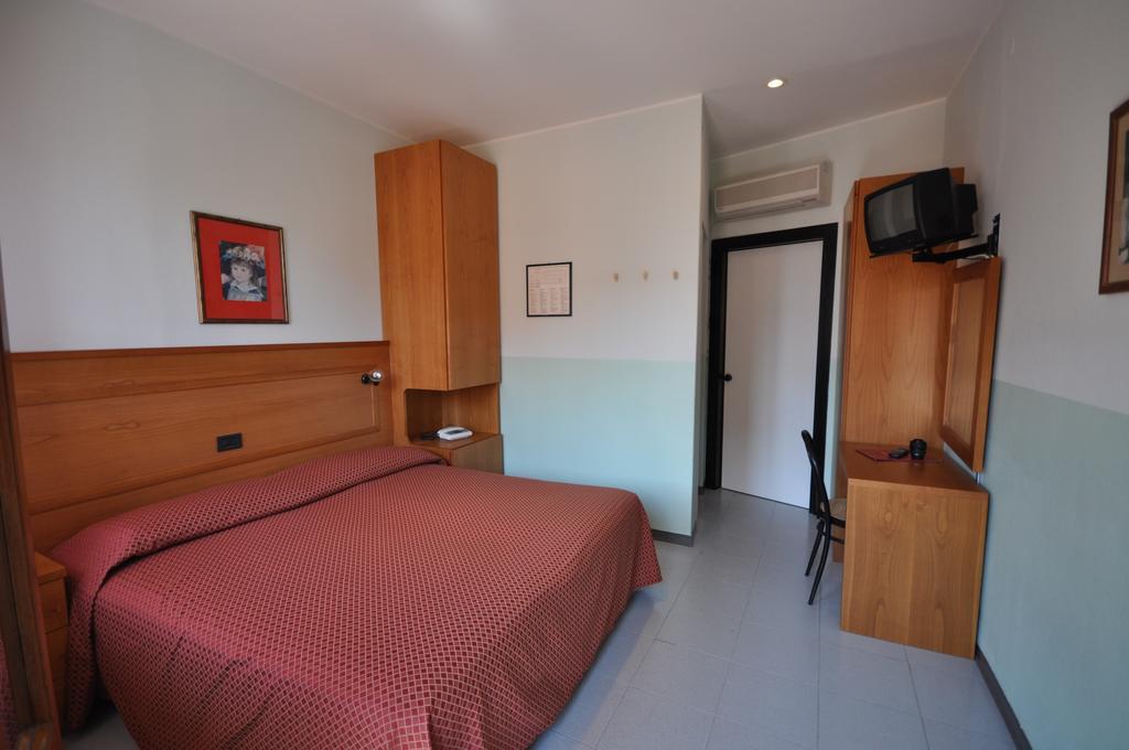Hotel Real ซอตโตมารีนา ห้อง รูปภาพ